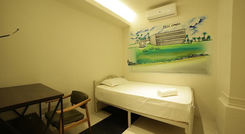 Single Room with Shared Bathroom